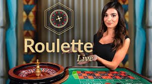 Roulette wheel spinning during a live table session on qqcash188 login